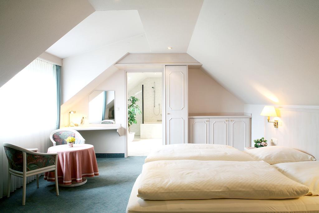 Batzenhaus Hotel Bad Soden am Taunus Bagian luar foto