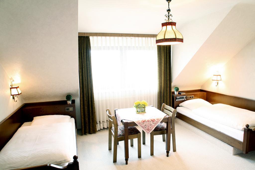 Batzenhaus Hotel Bad Soden am Taunus Ruang foto